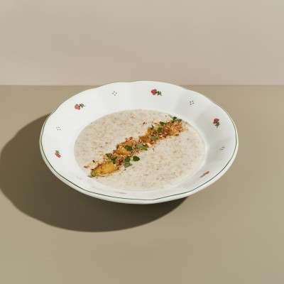 Овсяная каша с яблоками и миндалем